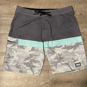 Pelagic Swim Trunks Men’s 36 Stretch Gray Blue Camo Surfing Fishing Board Shorts